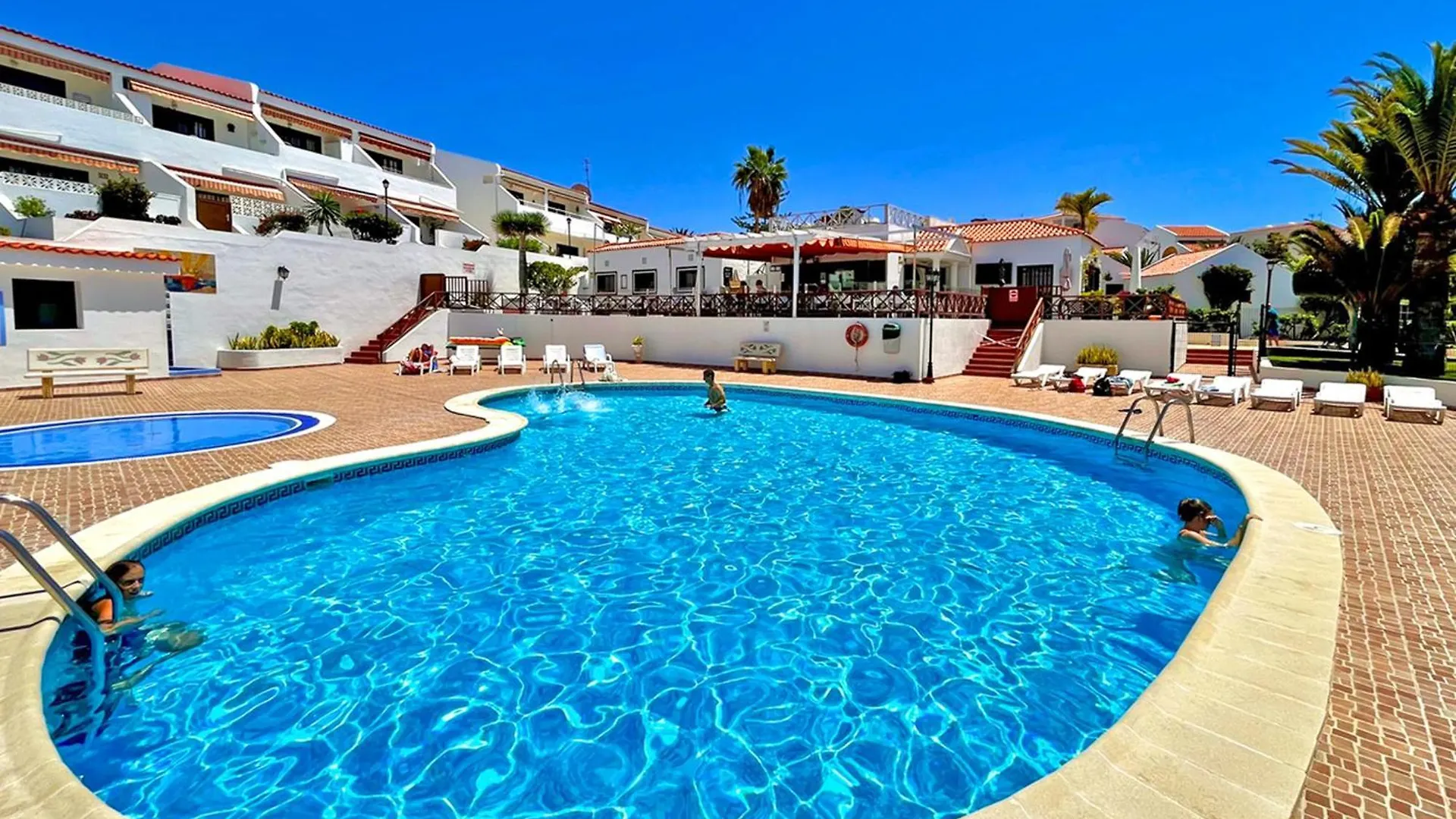 At The Beach, Sunny Bungalow & 2 Heated Pools, Large Terrace, In Costa Adeje אדחה