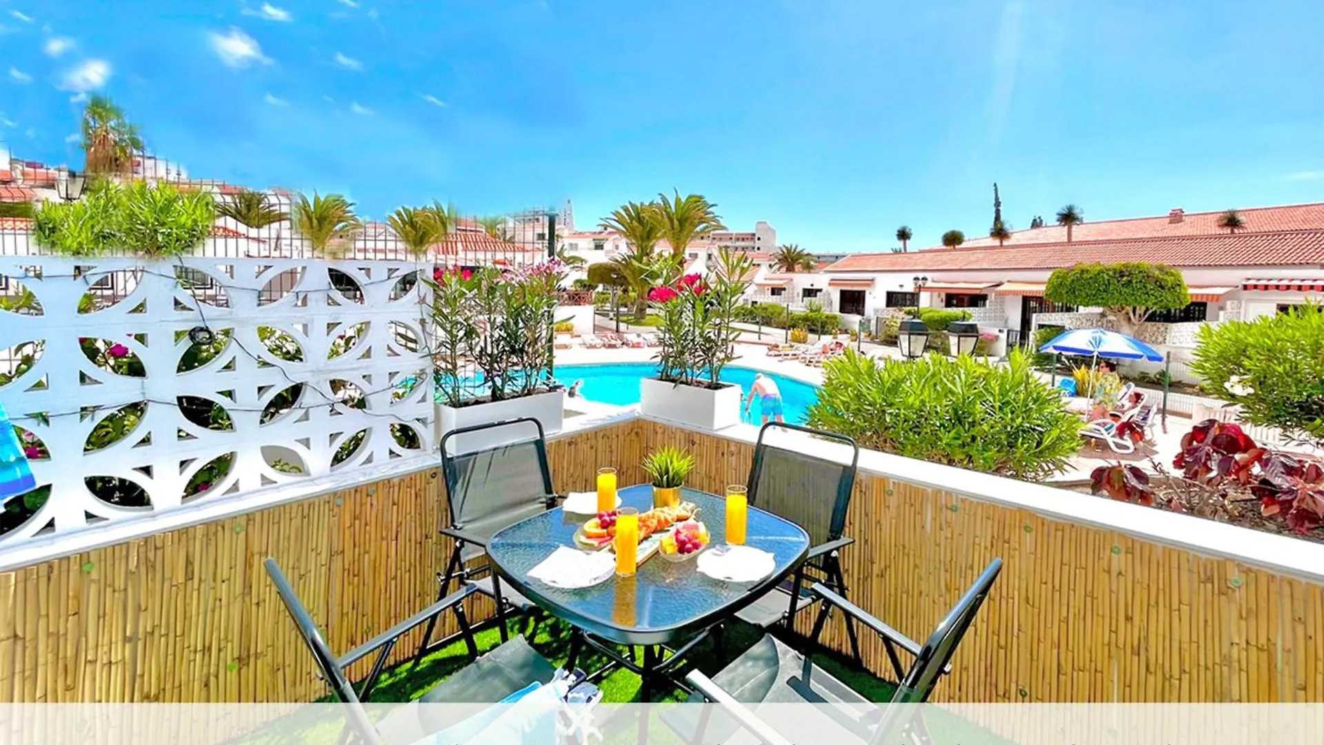At The Beach, Sunny Bungalow & 2 Heated Pools, Large Terrace, In Costa Adeje דירה אדחה